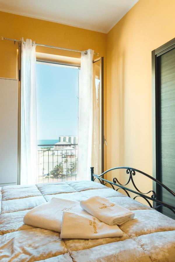 B&B Raggio Di Sole ポルト・エンペードクレ エクステリア 写真
